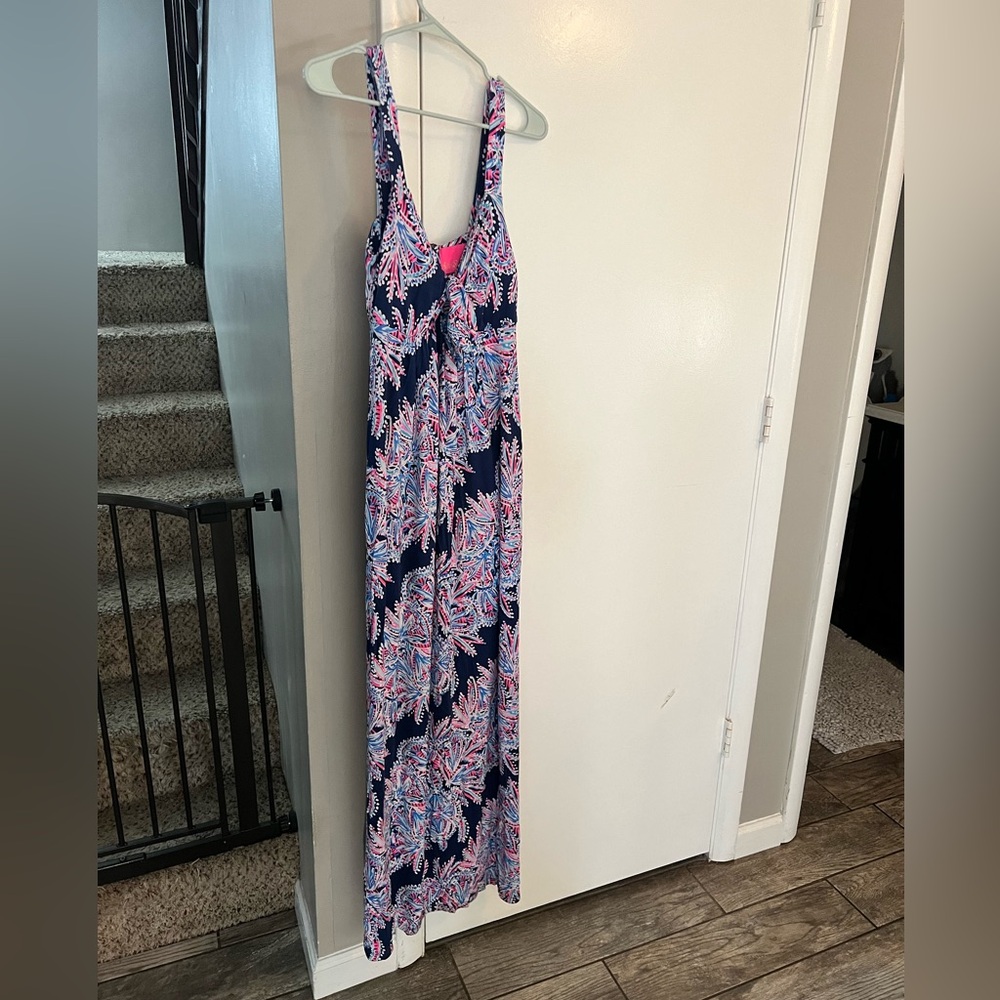 Up for sale, is a beautiful Lily Pulitzer Maxi dress, in size 6.